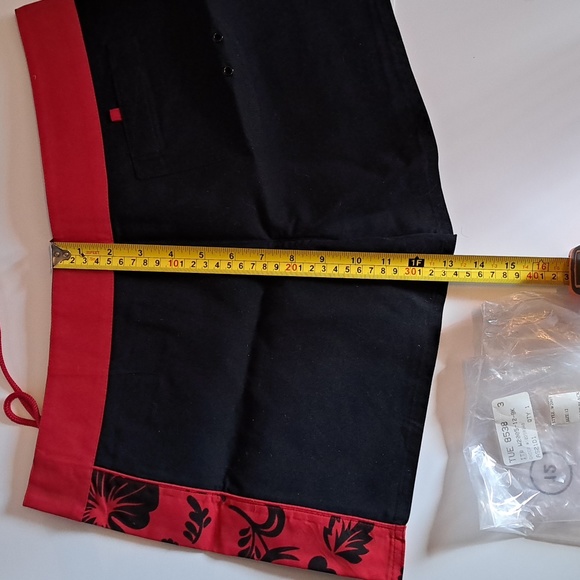 🆕 Venus Women’s Board Shorts  Sz 12 Black & Red New in bag - Picture 7 of 9